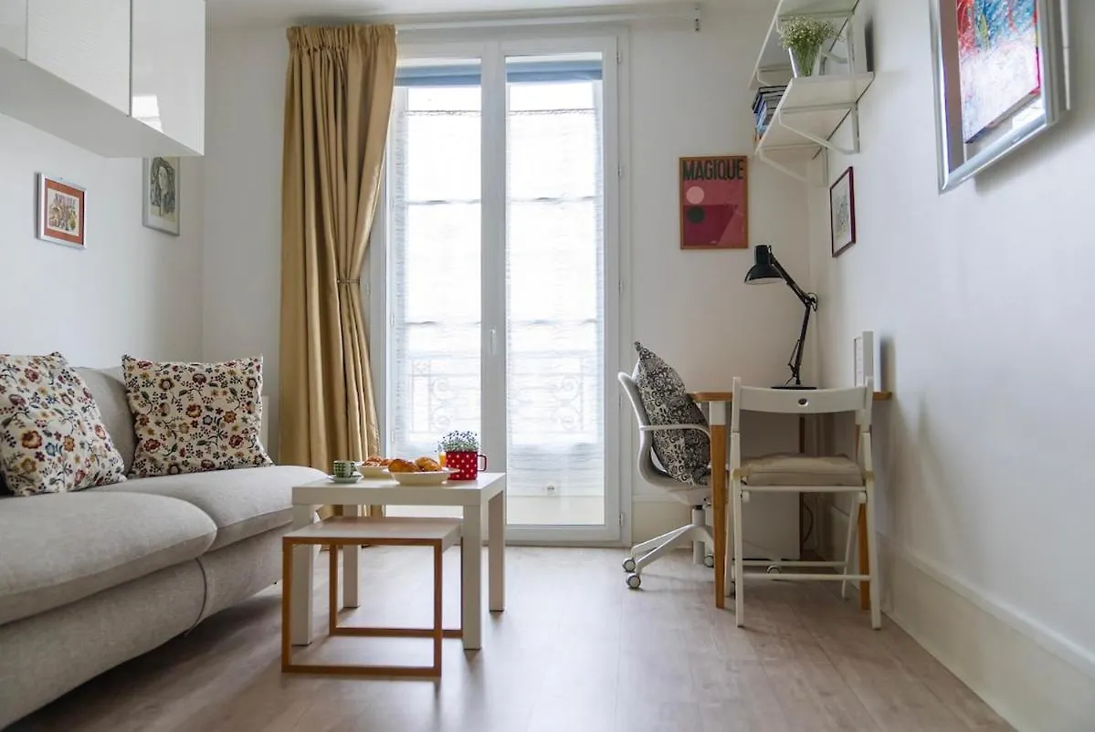 Apartament Cosy Studio Metro 14, 13 Paryż
