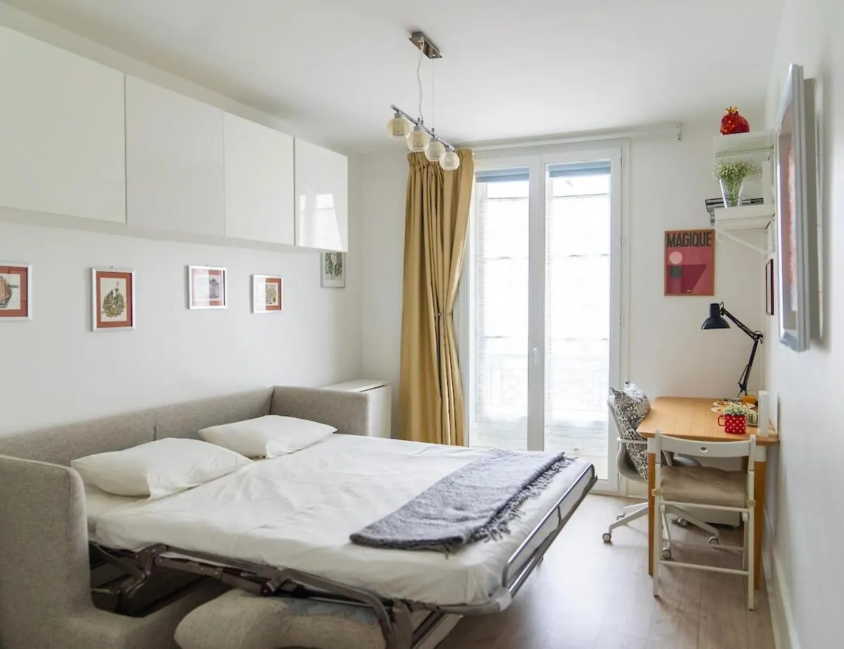 Apartament Cosy Studio Metro 14, 13 Paryż